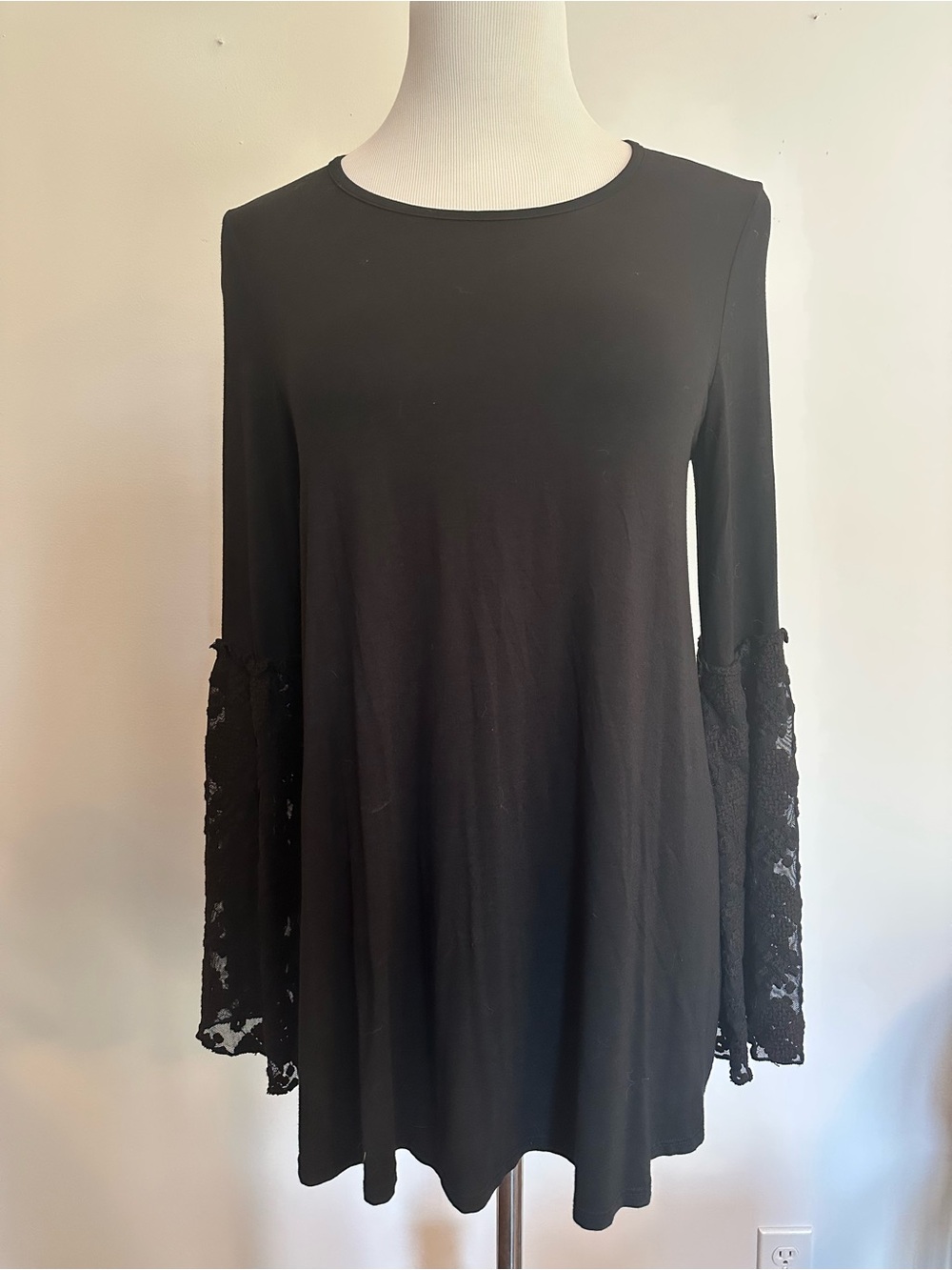 Three Dots Lace Bell Sleeve Top